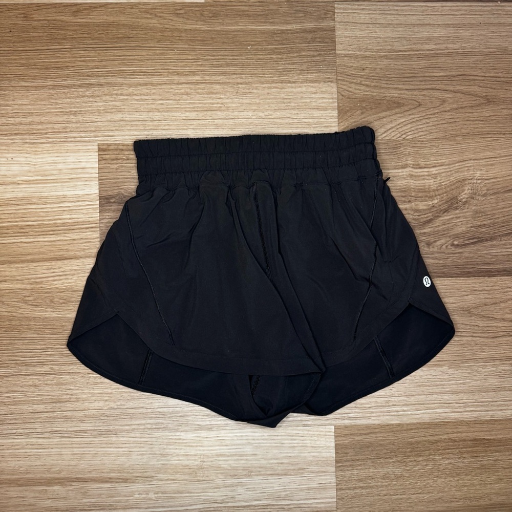 Lululemon Hotty Hot 2.5” Shorts Size 4 Small Black No Liner